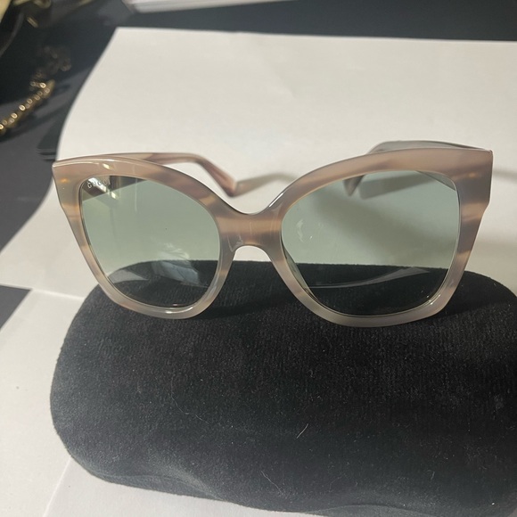 Gucci sunglasses GG0459S 005 - Picture 2 of 7